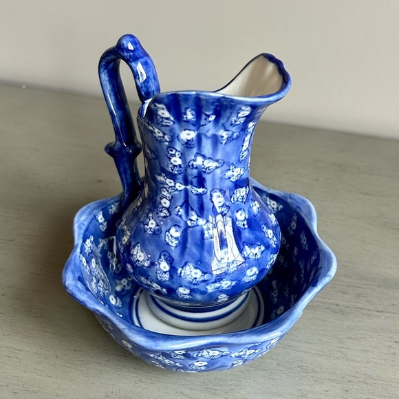 Water Pitcher and Basin Calico Blue White Flower Design Small 6 in Made in China - Picture 4 of 16